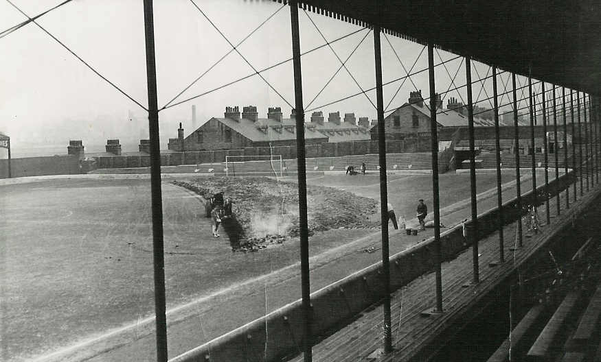 1951 VPde stand and Bfd End