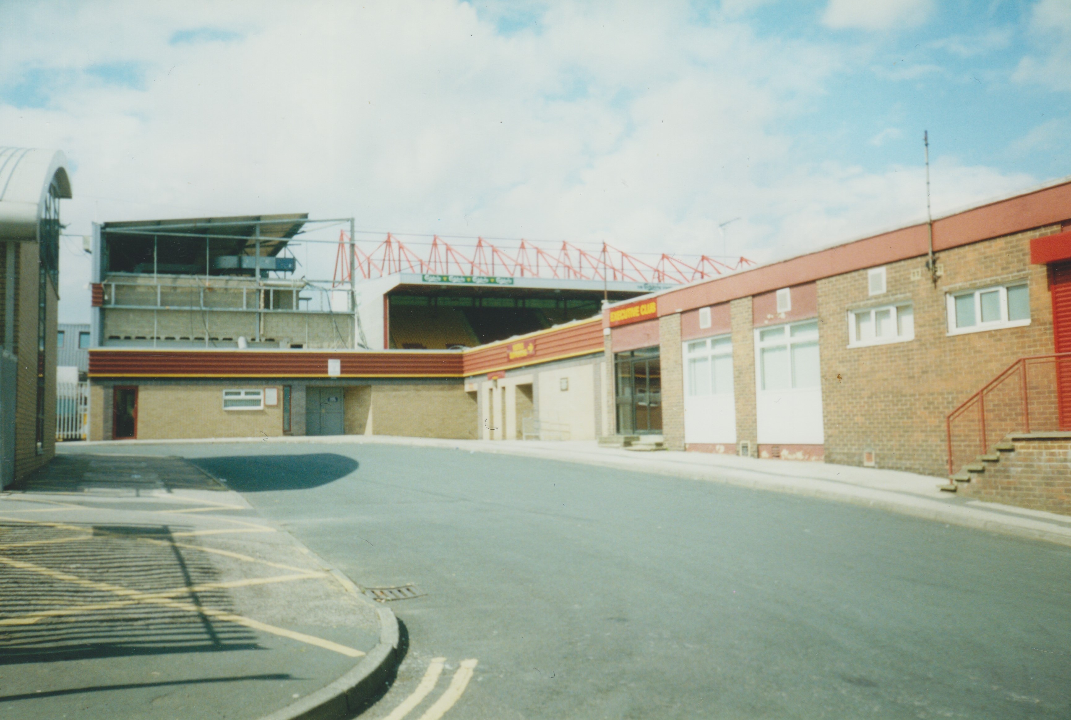 main stand 2000